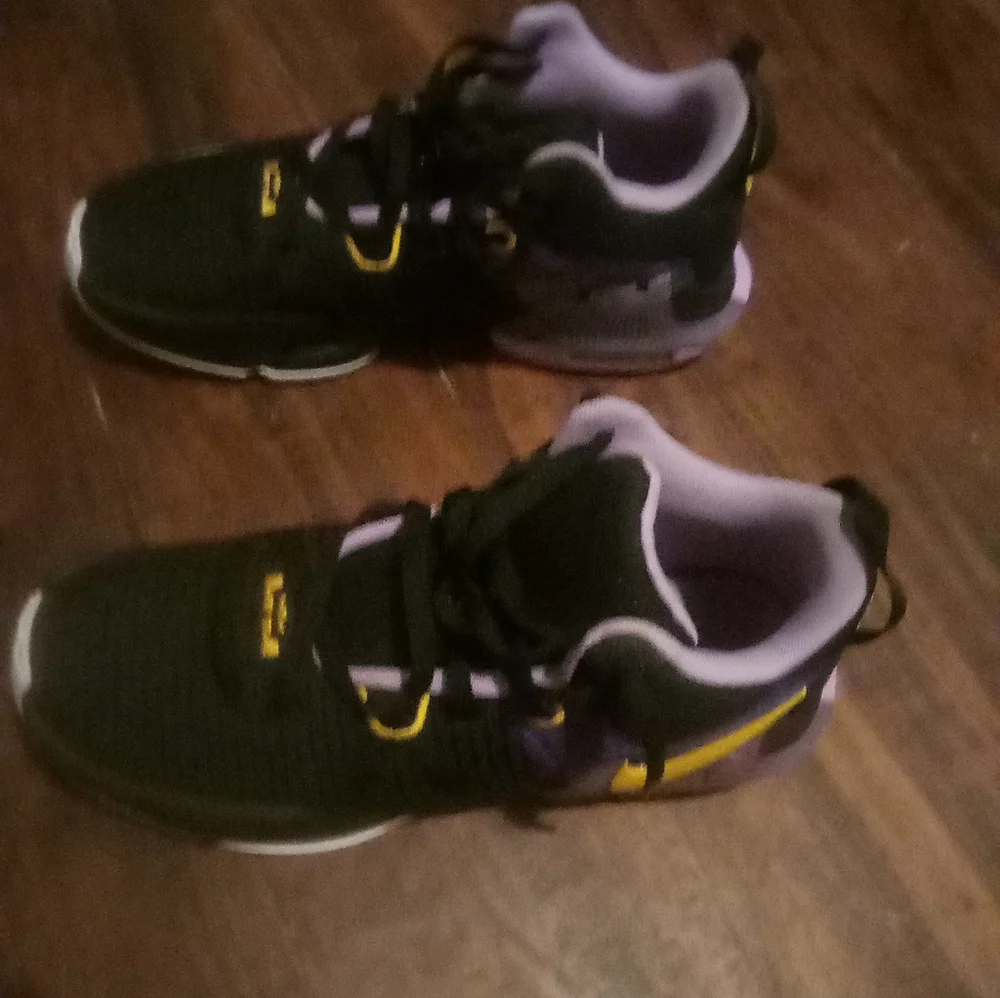 Lebron James official jersey - Picture 5 of 5